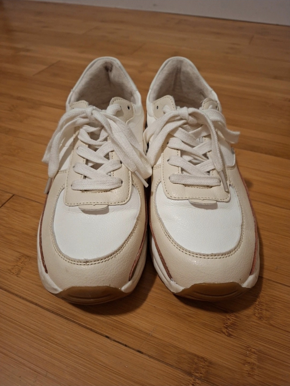Cushionaire Score Women’s Cream, White & Tan Casual Lace-Up Sneakers